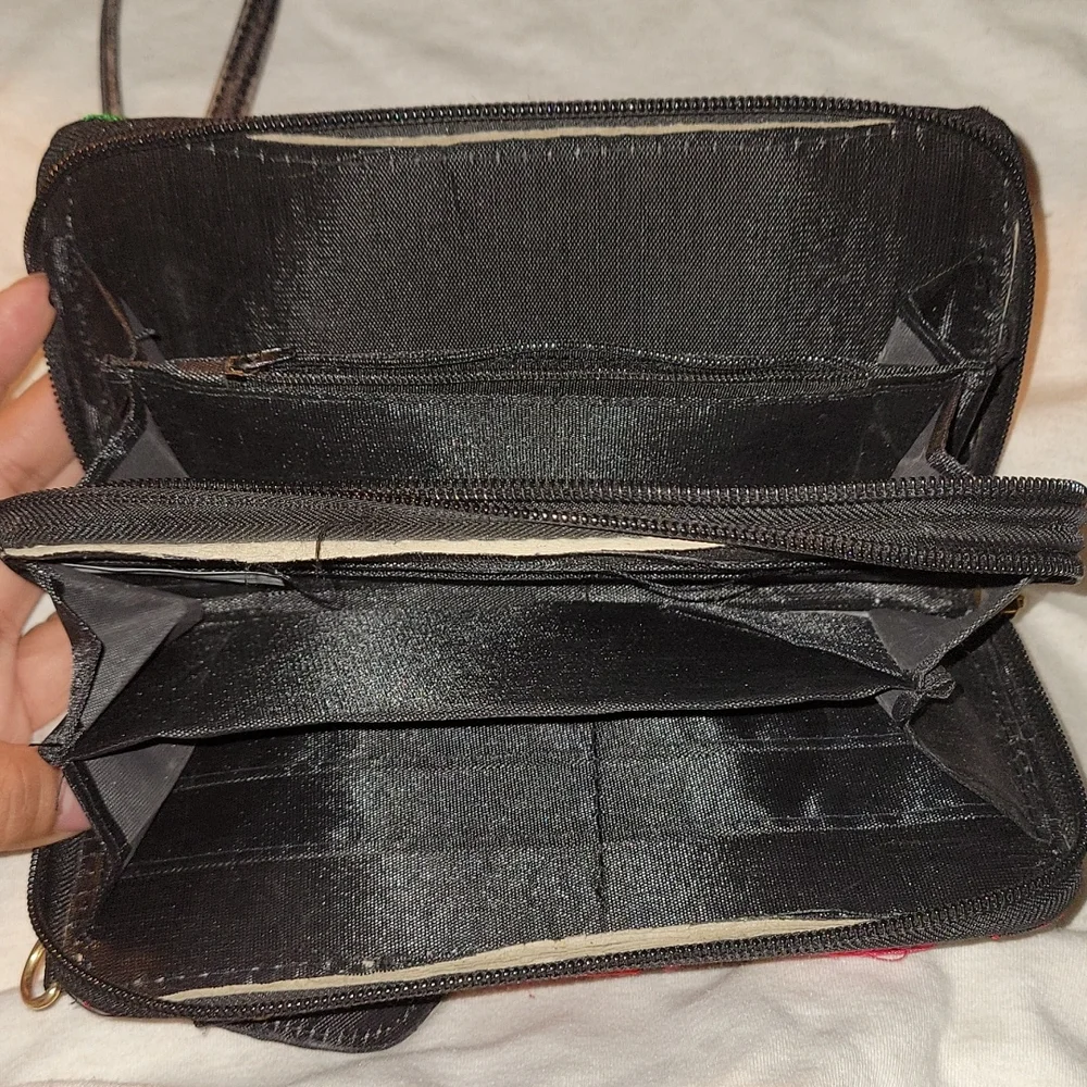 Embroidered Wallet - Picture 3 of 4